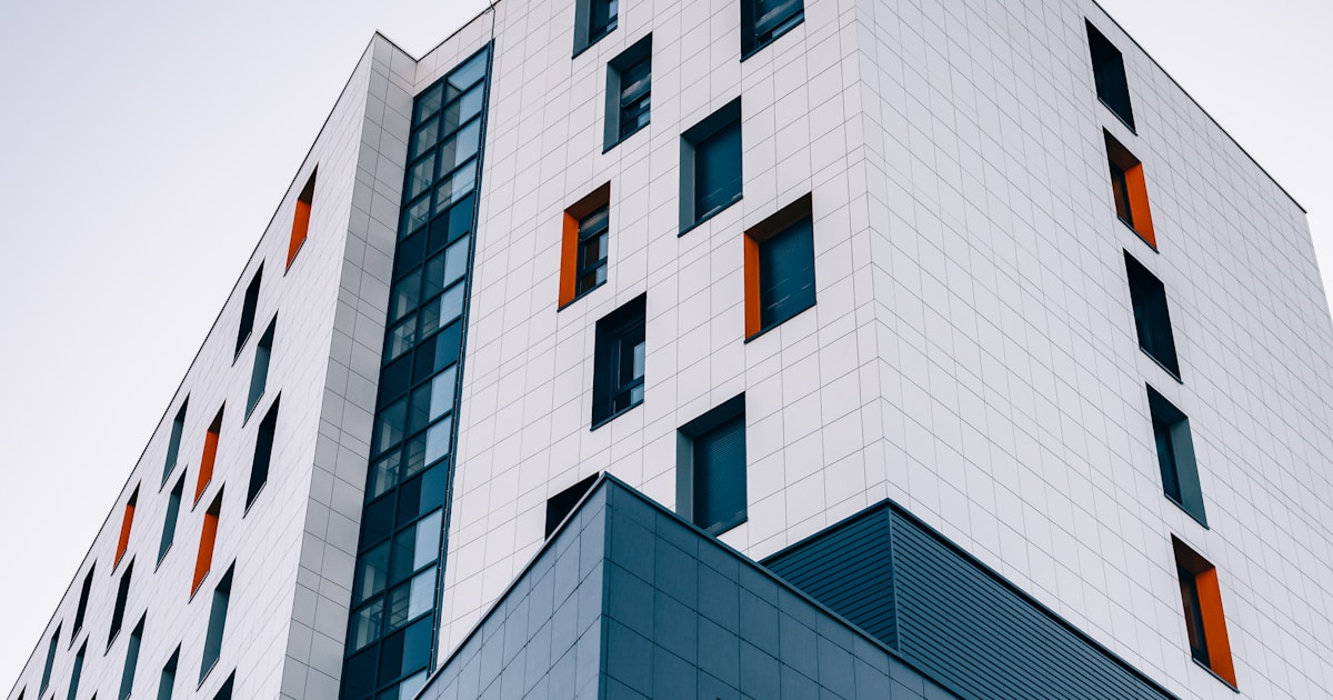 Outpatient vs Inpatient Rehab: How to Choose in 2026